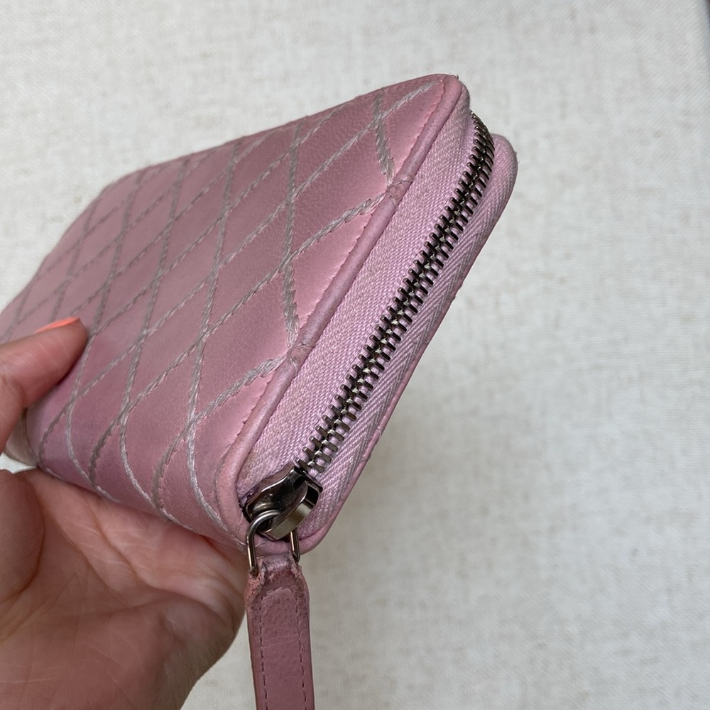 Chanel Pink Stitched Zippy Wallet - Picture 4 of 14